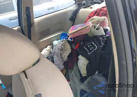 2008 Ford Focus Se/Ses z USA, uszkodzony, nr VIN 1FAHP33N28W202666